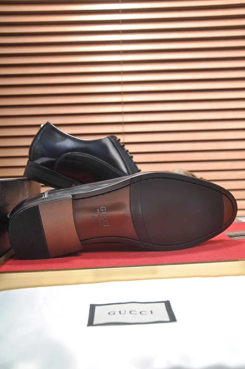 Men's shoes💰500💶Italy's top luxury men's shoe giant (GUCCI) (Gucci) (full cowhide lining) new arrival🍃Original European style🔰 Pleasant to the eye😍In order to make the shoes more durable and non-deformable🌀The production continues to follow traditional methods but there is still no lack of innovation💪Choose original sheepskin for the leather♻️ Smooth and natural And extra bright ⭐Made of imported cowhide, the first choice of rich people 38-45 (45 customized)